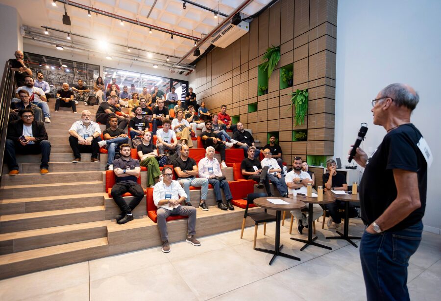 Seis startups apresentaram pitches a investidores anjo no evento do novo programa de investimentos - o ACATE Invest; três foram premiadas.