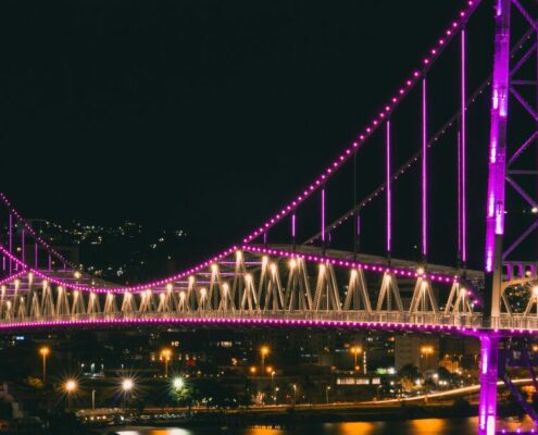 Municípios de Florianópolis e Joinville representam SC no top 10 do Brasil e subiram no ranking global de ecossistemas de startups